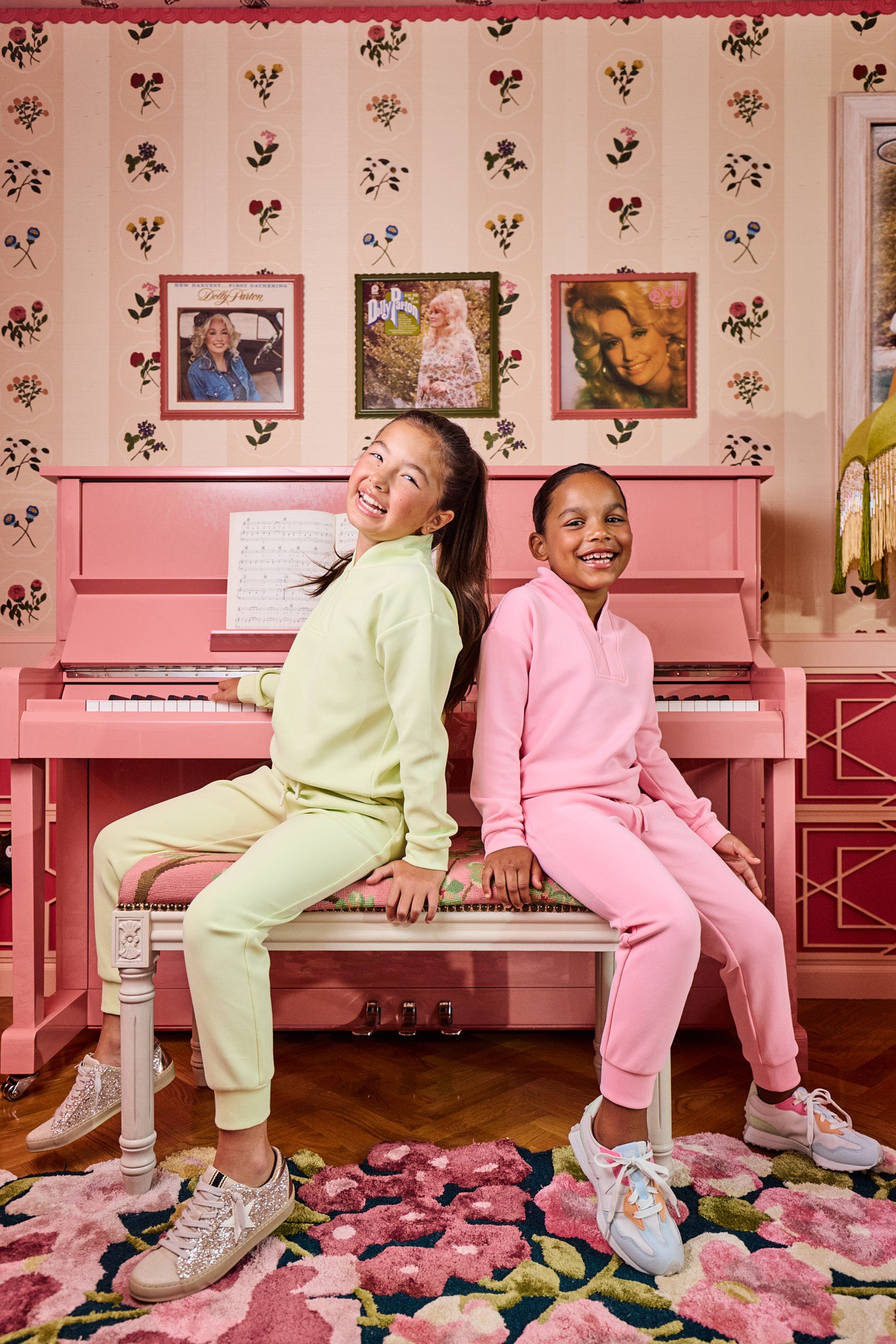 Liza Pullover and Lana Joggers Bubblegum